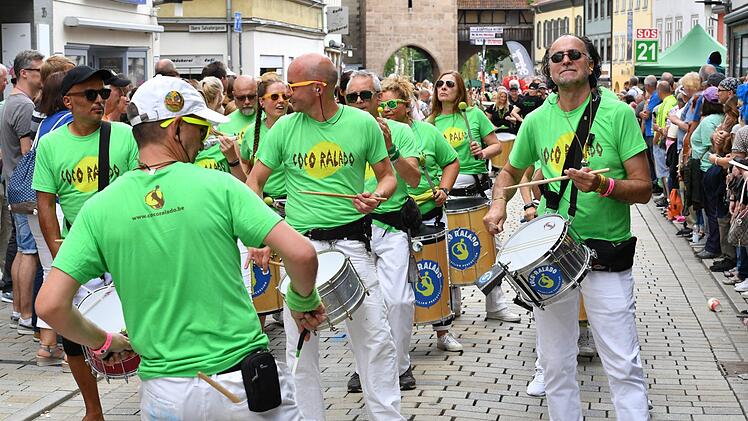 Impressionen vom Samba-Umzug 2019, der wohl der letzte in der Festival-Geschichte war.Ronald Rinklef