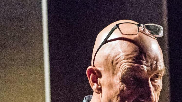 Gast-Regisseur Gunther Möllmann inszeniert "Die Sternstunde des Josef Bieder" im Coburger Theater in der Reithalle. Premiere: 4. Oktober.Foto: Jochen Berger