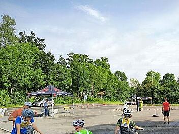 Rund 30 Kinder und Jugendliche machten mit bei der Ferienaktion, bei der man einen Fahrradparcours zu meistern hatte.