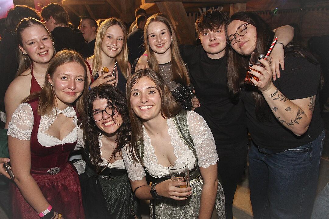Mit der Partyband "Popnach8"!