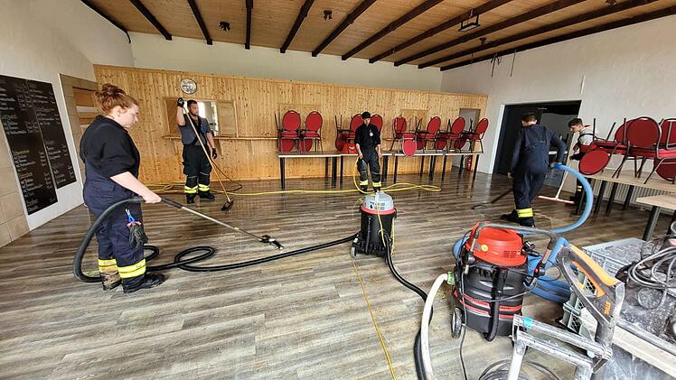Hausen: Feuerwehrmann (46) stirbt bei Unwetter
