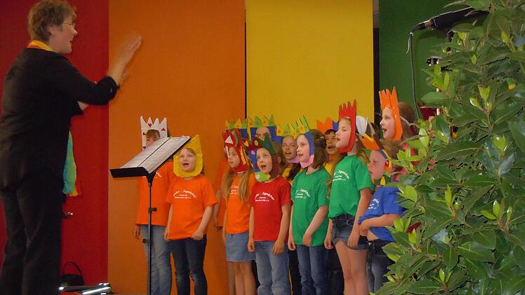 Der Kinderchor der Liedertafel sang sich in die Herzen des Publikums. Foto: Gerd Michel