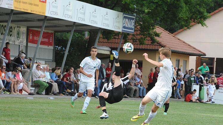 Finalszene vom Spiel PAOK Saloniki (dunkle Trikots) gegen die TSG Hoffenheim (5:2).