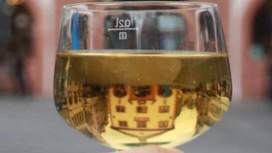 Wann die Vinothek im Alten Rathaus öffnet, ist noch offen. Aktuell laufen laut Stadt die Zuschuss-Verhandlungen, der Vertrag mit einem Betreiber ist auch noch nicht unter Dach und Fach.  Fotos: Archiv