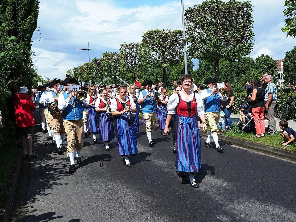 Großer historischer Festzug durch Bad Kissingen!