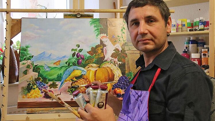Wladimir Renner hat in Russland eine Kunstschule besucht. Seit 1993 lebt er in Hammelburg. Nun möchte er sein Wissen an Kinder und auch an Erwachsene weitergeben.  Fotos: Gerd Schaar