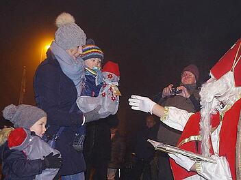 Aaron und Lennart (auf dem Arm seiner Mama) sind zwei brave Kinder - auch wenn Aaron manchmal etwas bockig ist.  Foto: Heike Schülein