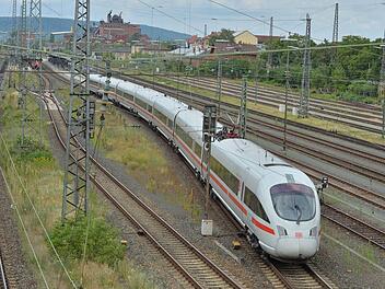 Stadtpolitiker und Experten diskutieren am 1. März auf Einladung des Fränkischen Tags Bamberg über die richtige Bahn-Trasse für Bamberg.  Foto: Ronald Rinklef