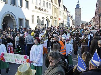 Eine von nur drei Musikkapellen, die gegen die elektronische Konkurrenz anspielten: die Neubrunner Dorfmusikanten. Fotos: Ralf Kestel