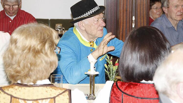 Dirigierte erst vom Platz ...