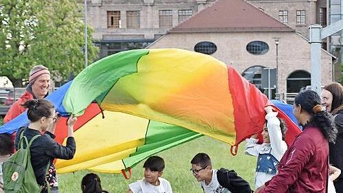 Seit einigen Monaten organisieren die Flüchtlings- und Integrationsberatung der Diakonie Bamberg-Forchheim gemeinsam mit der Fortuna Kulturfabrik Spieleangebote.