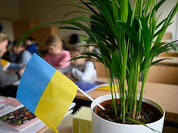 Konkrete  Pläne, wie es für die ukrainischen Schüler weitergeht, gibt es erst im September. Foto: Robert Michael/dpa/Archiv