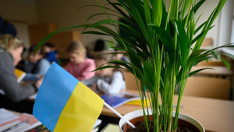 Konkrete  Pläne, wie es für die ukrainischen Schüler weitergeht, gibt es erst im September. Foto: Robert Michael/dpa/Archiv