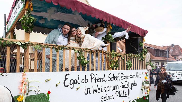 Der Faschingsclub "Kracken Weisbrunn (FCKW)"  mit dem Thema "Unsere kleine Farm"