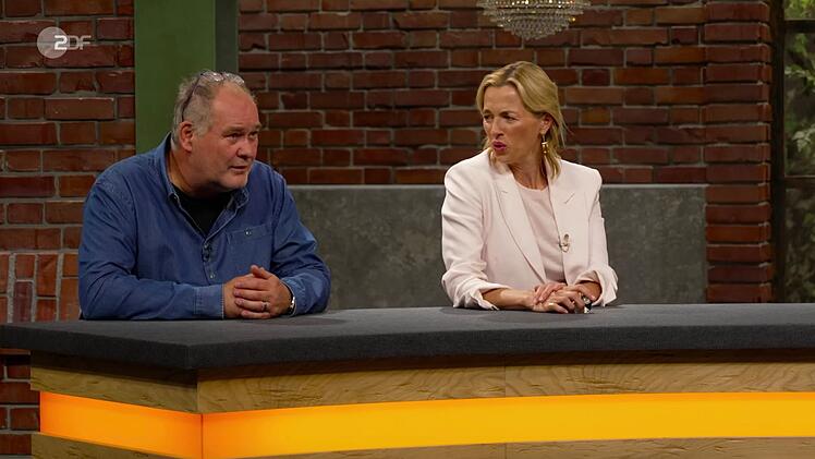 Die Händler waren ebenfalls begeistert von dem Verkehrsspiel, auch wenn Walter Lehnertz offenbar Nachhilfe in Sachen Verkehrsregeln gebrauchen könnte. So diskutierte er mit Elisabeth Nüdling, ob ein Schild absolutes oder eingeschränktes Parkverbot zeigte. "Hallo?", schüttelte Nüdling den Kopf über so viel Unwissen - denn sie hatte recht.