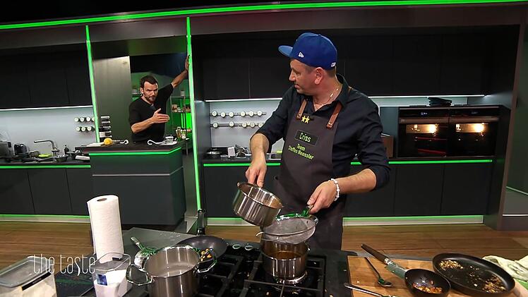 Criss muss sich zum ersten Mal im Entscheidungskochen bewähren. Doch dann gelingt ihm der beste Löffel. Auch er zieht ins Finale.