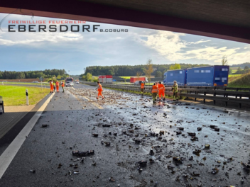 Unfall mit Bierlaster auf A73: Mitarbeiter der Stra&szlig;enmeisterei wird zum Helden