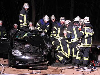 Die Fahrerin dieses Wagens hatte keine Chance der Geisterfahrerin auszuweichen. Foto: Michael Busch