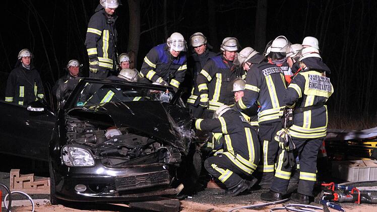 Die Fahrerin dieses Wagens hatte keine Chance der Geisterfahrerin auszuweichen. Foto: Michael Busch