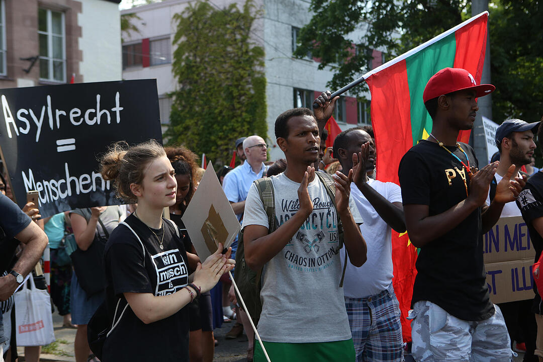 500 Demonstranten protestieren gegen Abschiebepolitik