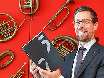 Orchesterintendant Rudolf Marcus Axt präsentiert das  Jubiläumsprogramm  der Bamberger Symphoniker. Foto: Ronald Rinklef