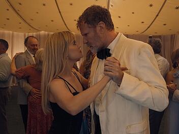 Margot (Reese Witherspoon) und Jim (Will Ferrell) zoffen sich um die Hochzeits-Location.