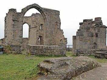 Ein Aushängeschild in Sachen Fremdenverkehr im Landkreis: Altenstein mit Ruine und Burgeninformationszentrum. Im Mittelpunkt der Anlage und eines baugeschichtlichen Referats des Vorsitzenden Nicolaus Kpp stand und steht die Burgkapelle (unser Bild). Archivfoto: Ronald Rinklef