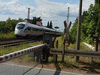 Ein problembehafteter Bahnübergang - in Altendorf. Foto: Ronald Rinklef