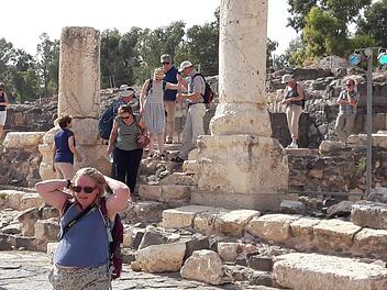Zum 20-jährigen Bestehen der Partnerschaft reisten 45 Vertreter des Landkreises Bad Kissingen nach Tamar in Israel und schauten sich dabei natürlich auch Land und Leute an.Hartmut Hessel