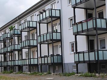 Der Wohnblock  in der Düsseldorfer Straße 23-27 ist generalsaniert und fast komplett vermietet. Die Nachfrage ist groß. Foto: Julia Raab