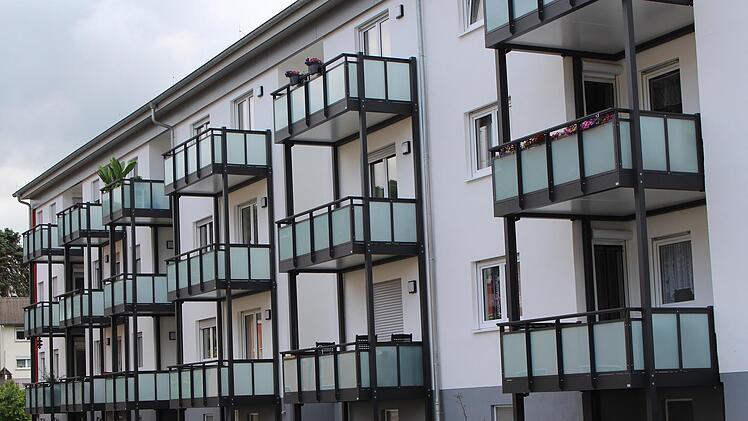 Der Wohnblock  in der Düsseldorfer Straße 23-27 ist generalsaniert und fast komplett vermietet. Die Nachfrage ist groß. Foto: Julia Raab