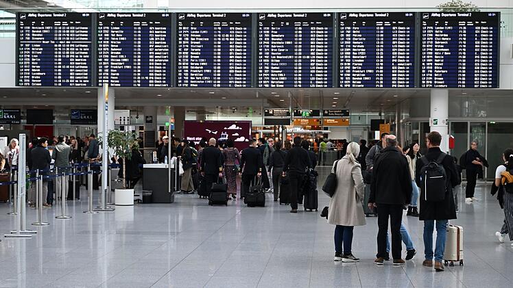 Flughafen München stellt wegen möglicher Drohnen Betrieb ein