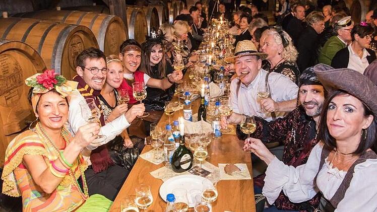 In der W&uuml;rzburger Residenz hat das Casting f&uuml;r die "Fastnacht in Franken" 2018 stattgefunden. Rund 20 K&uuml;nstler mussten um die Gunst des Publikums k&auml;mpfen. Foto: Silvia Gralla