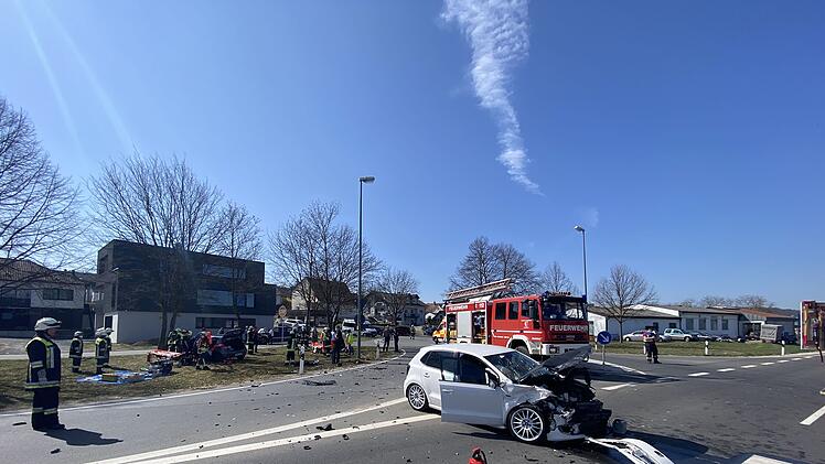 Frontalkollision auf Bundesstra&szlig;e 26 im Kreis Bamberg