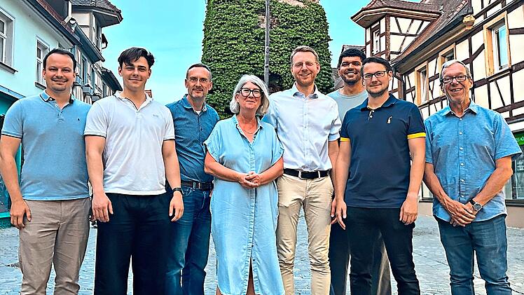 (V.l.) Mathias Fischbach (Landesvorsitzender), Philipp Lochm&uuml;ller, Peter Lindt, Britta Dassler, Roy Eissing (Kreisvorsitzender), Jeff Simpson, Tobias Kelle und, Michael Dassler.FDP- Kreisverband