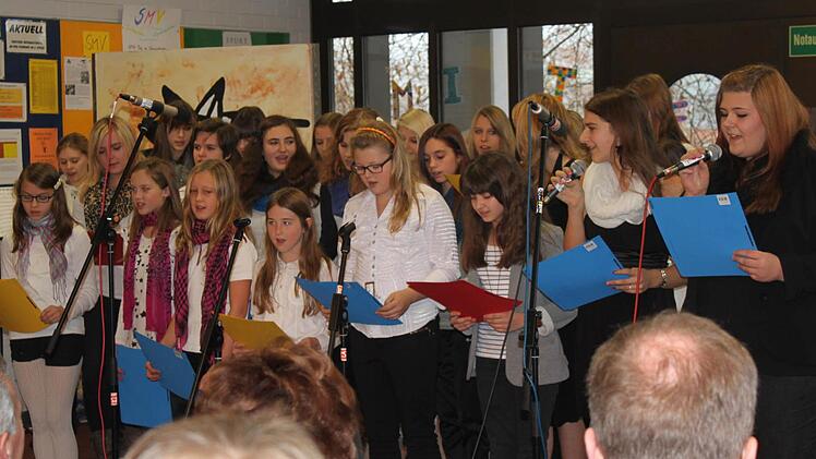 Der Chor sang zur Begrüßung.