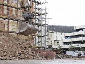 Bis auf die Tiefgarage ist nichts mehr vom ehemaligen Kurhaushotel übrig. Foto: Robert Huger/Archiv