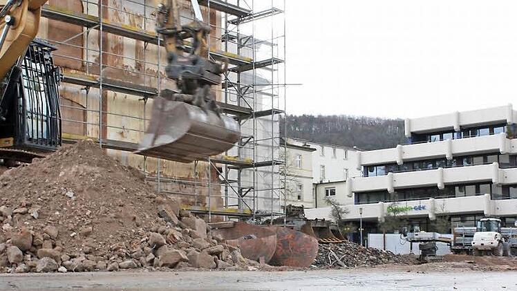 Bis auf die Tiefgarage ist nichts mehr vom ehemaligen Kurhaushotel übrig. Foto: Robert Huger/Archiv