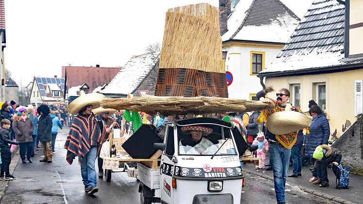 Als Mexikaner waren die Mitglieder des "Clubs der 12 Geheimen" aus Obertheres verkleidet.
