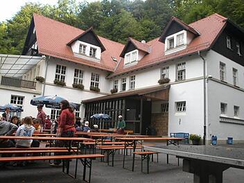 Die Bamberger Jugendherberge sieht  in den nächsten fünf Jahren, zumindest aber zeitweise, einer Verwendung als  Gemeinschaftsunterkunft für Asylbewerber entgegen.  Fotos: Rinklef