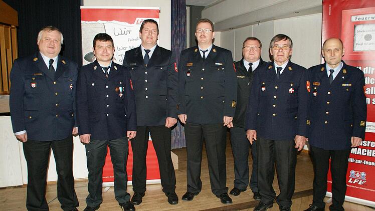 Das neue Gremium mit (von links) KBI Peter Hegemann, Schatzmeister Sebastian Vogt, Schriftführer Ralf-Peter Schenk, Kreisvorsitzendem Ralf Dressel und den KBIs Peter Pfaff, Rudi Lübke und Georg Pfrang.