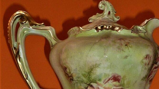 Wunderschöne Kaffeekanne mit erstem Buntdruck von 1900Gerd Fleischmann