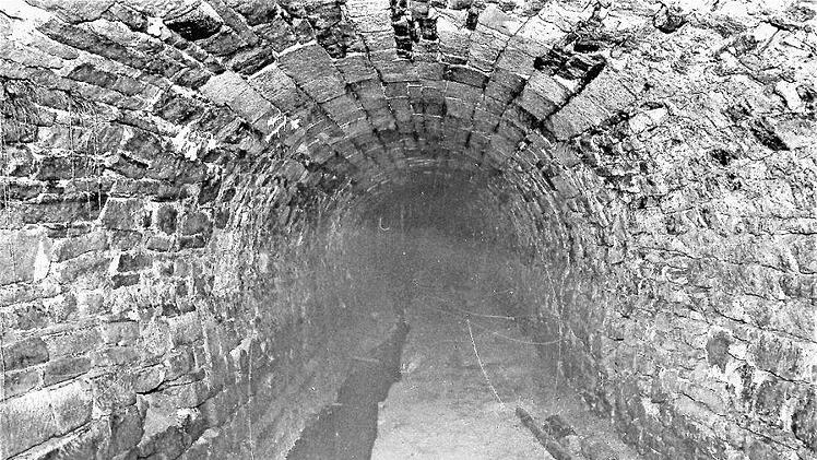 Eine großartige bauliche Leistung vollbrachten die Erbauer mit dem Bau des Maximilian-Erbstollens, der von 1804 bis 1855 zur Entwässerung mehrerer Steinkohlegruben angelegt wurde. Fotos und Repro: Gerd Fleischmann