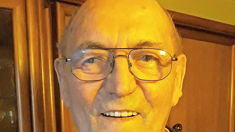 Besonders gewürdigt wurde der Einsatz von Eberhard Geisler, der 30 Jahre stellvertretender Vorsitzender war. Foto: Dieter Wolf