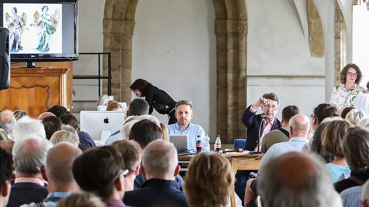 Versteigerung im Karmelitenkloster am 6. Juli 2019. Foto: Barbara Herbst