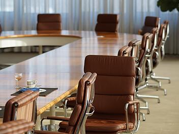 Kitzingen: Entlastung des Verkehrs trotz vieler Baustellen möglich? OB Stefan Güntner lädt zum Runden Tisch Kitzingen: Entlastung des Verkehrs trotz vieler Baustellen möglich? OB Stefan Güntner lädt zum Runden Tisch