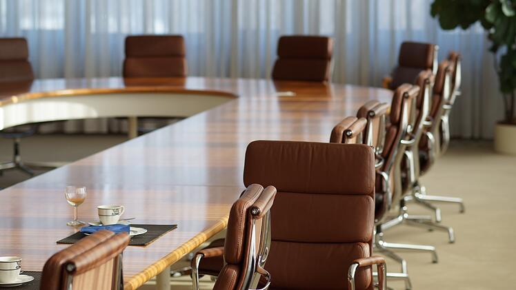 Kitzingen: Entlastung des Verkehrs trotz vieler Baustellen m&ouml;glich? OB Stefan G&uuml;ntner l&auml;dt zum Runden Tisch