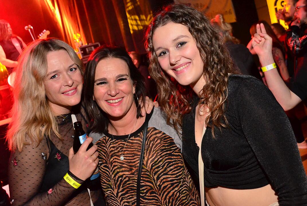 Mit ALLSTAR live auf der B&uuml;hne und Ph&auml;t J&auml;nnys H&ouml;use als Vorband!