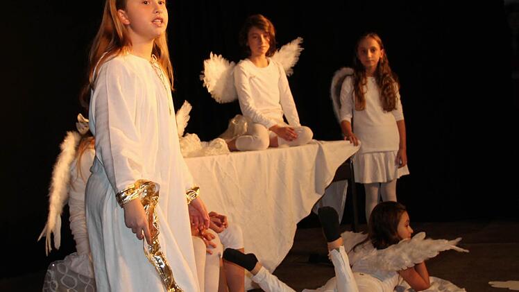 Die Unterstufentheatergruppe zeigte ein weihnachtliches Spiel.