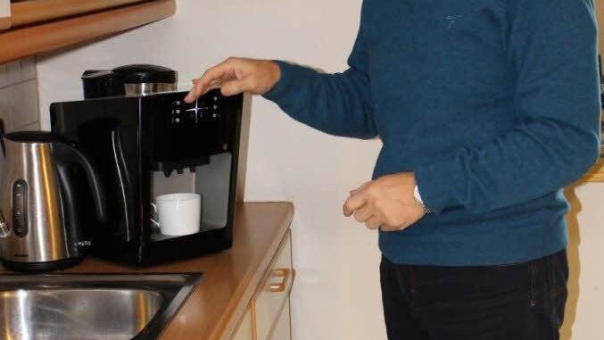 Ob er sich einen Espresso macht?Foto: Gemeinde Gundelsheim